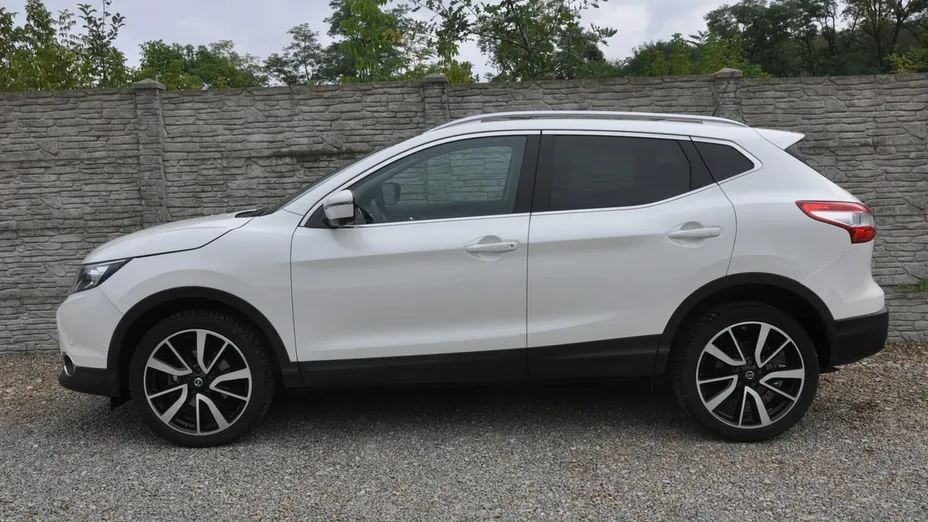 NISSAN Qashqai -