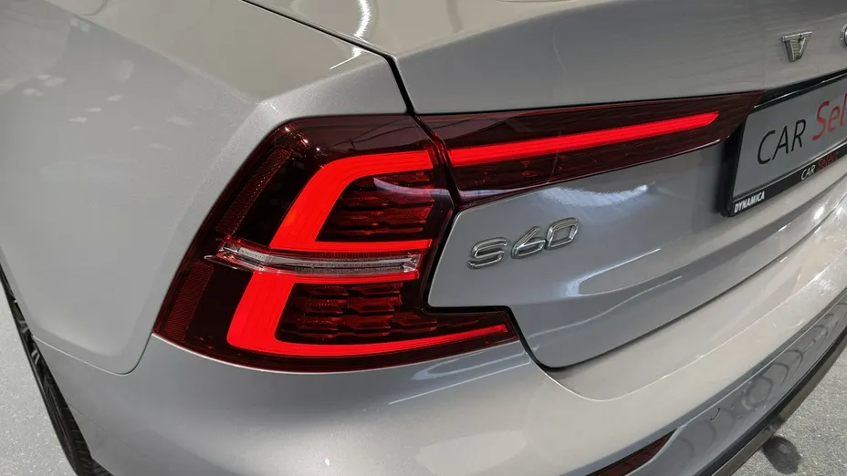 VOLVO S60 -