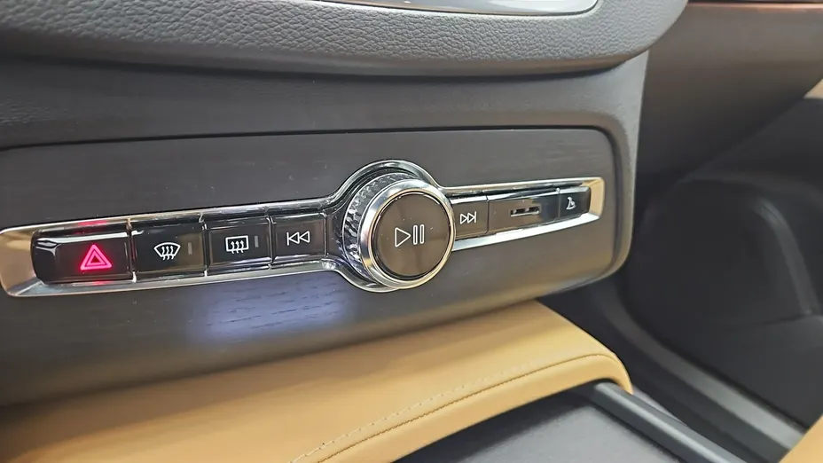 VOLVO XC90 -