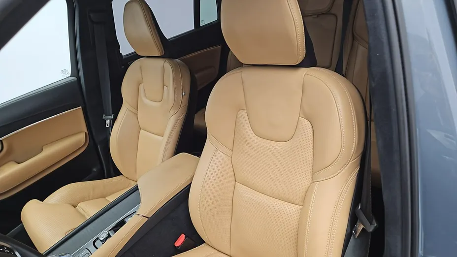 VOLVO XC90 -