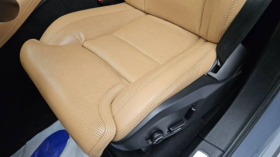 VOLVO XC90 -