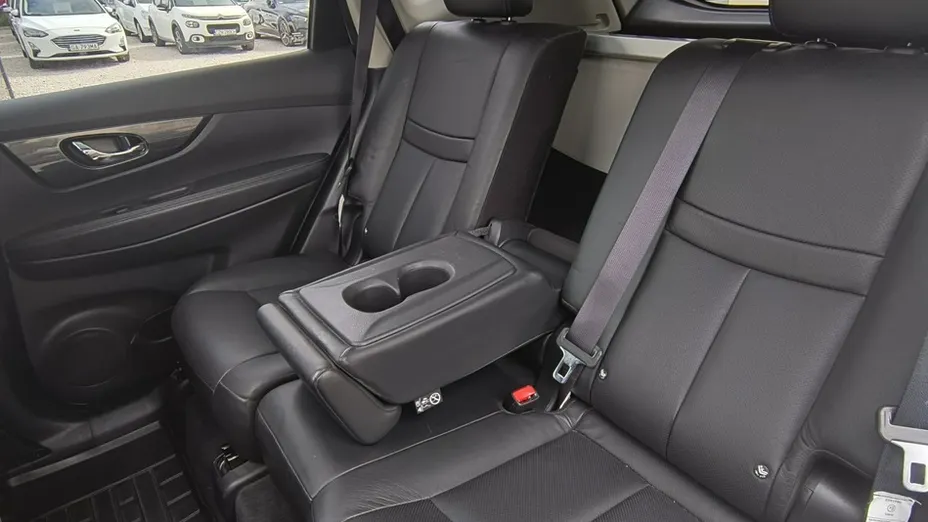 NISSAN X-Trail -