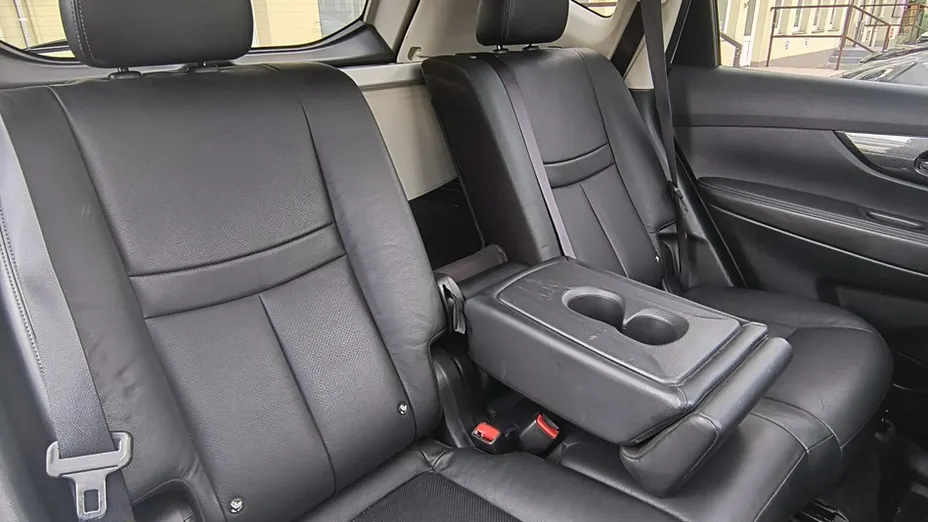 NISSAN X-Trail -