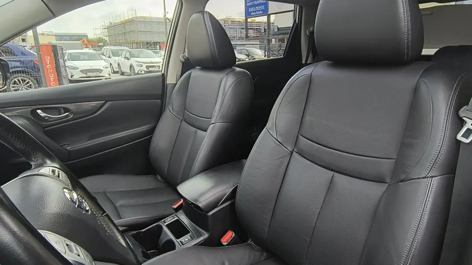 NISSAN X-Trail -