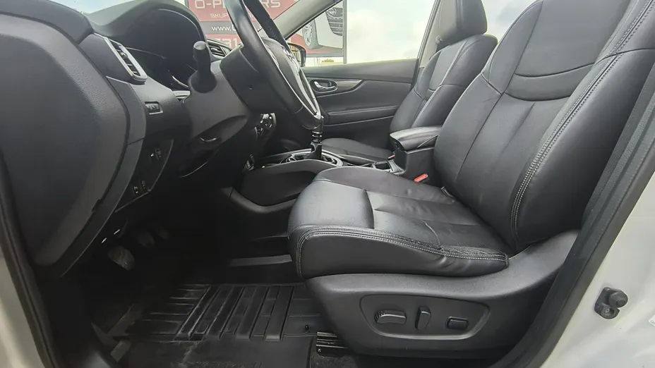 NISSAN X-Trail -