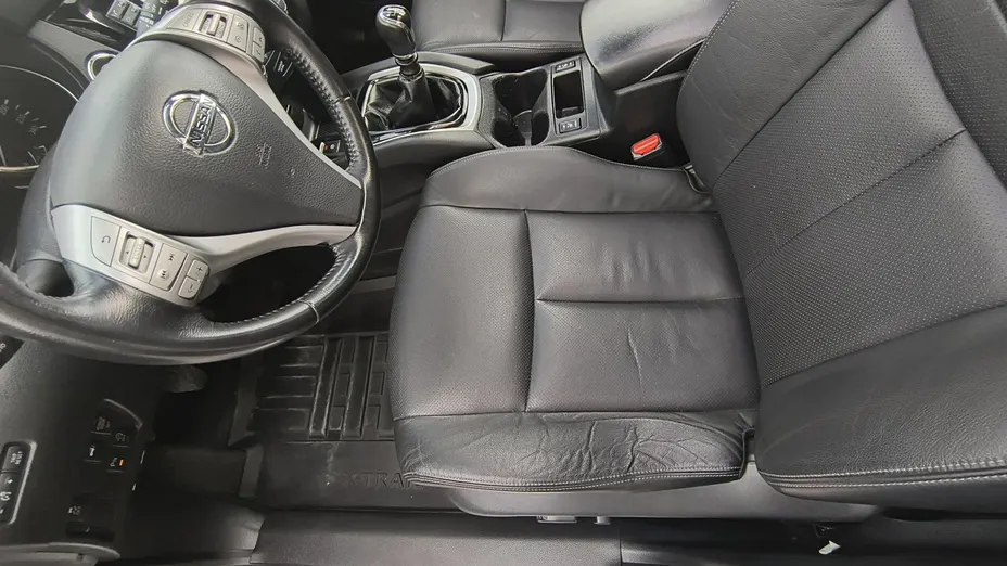 NISSAN X-Trail -