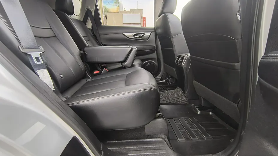NISSAN X-Trail -