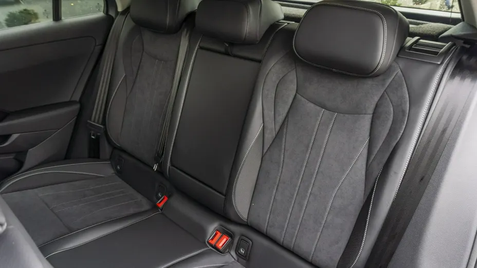 VOLKSWAGEN T-ROC -