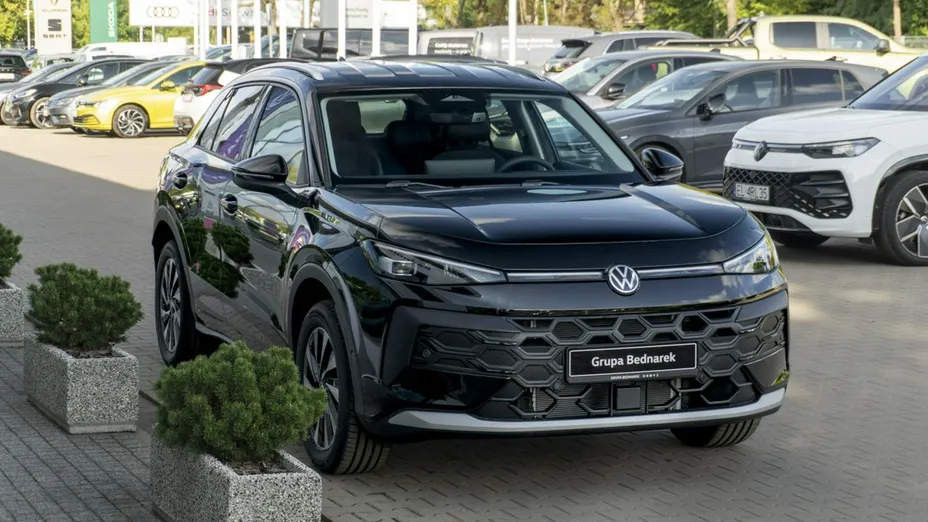 VOLKSWAGEN T-ROC -