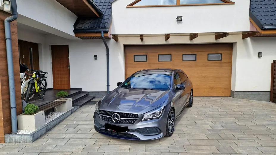 MERCEDES-BENZ CLA -