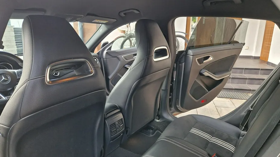MERCEDES-BENZ CLA -