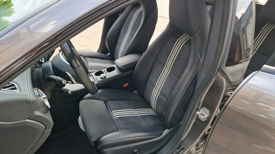 MERCEDES-BENZ CLA -