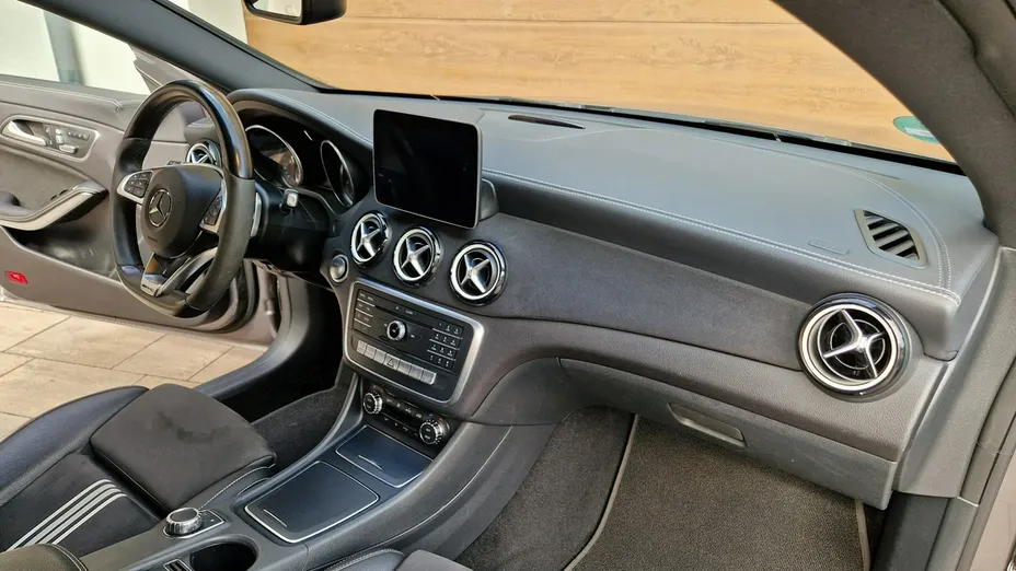 MERCEDES-BENZ CLA -