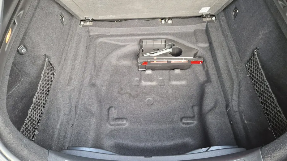 MERCEDES-BENZ CLA -