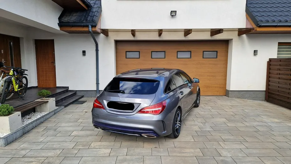 MERCEDES-BENZ CLA -