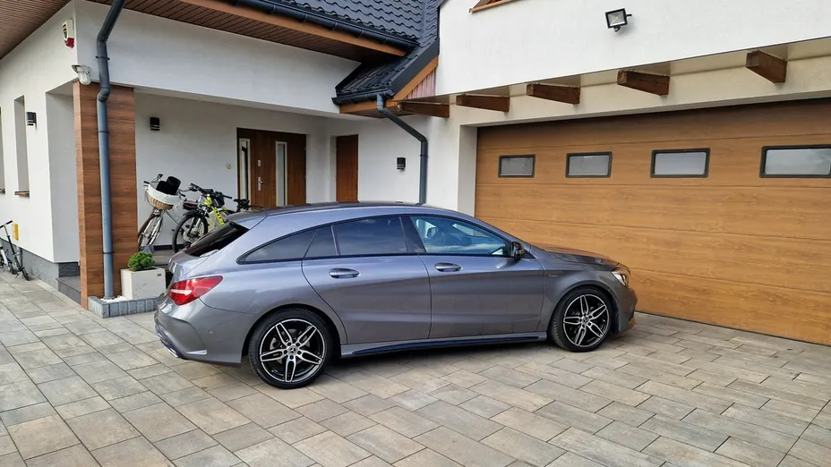 MERCEDES-BENZ CLA -
