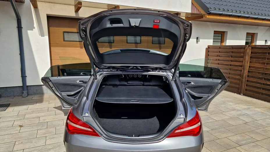 MERCEDES-BENZ CLA -