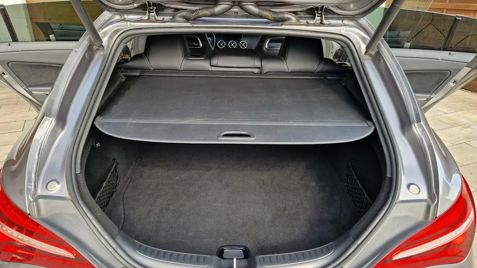 MERCEDES-BENZ CLA -
