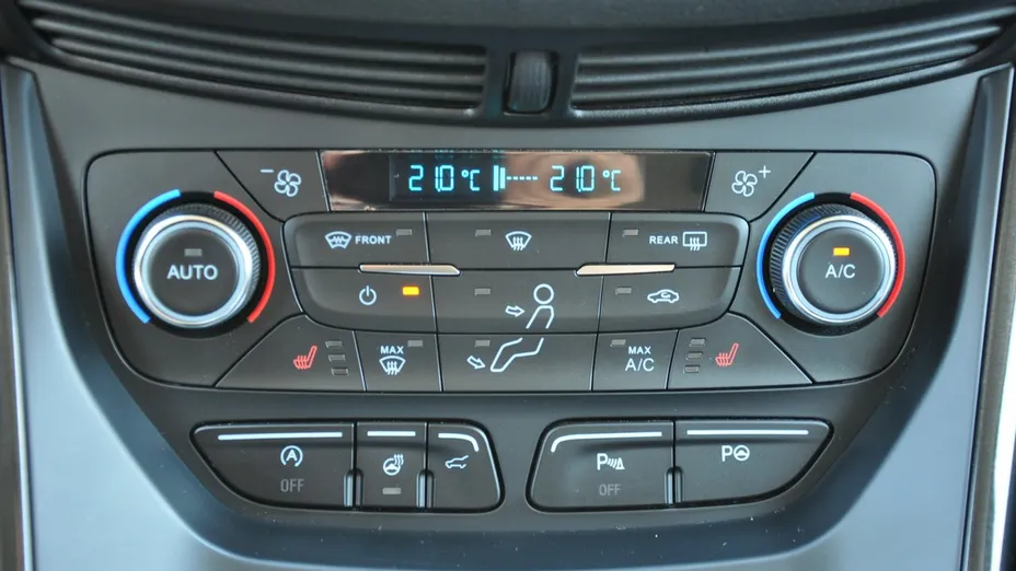 FORD Kuga -