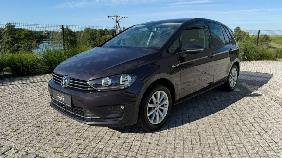 VOLKSWAGEN Golf Sportsvan -