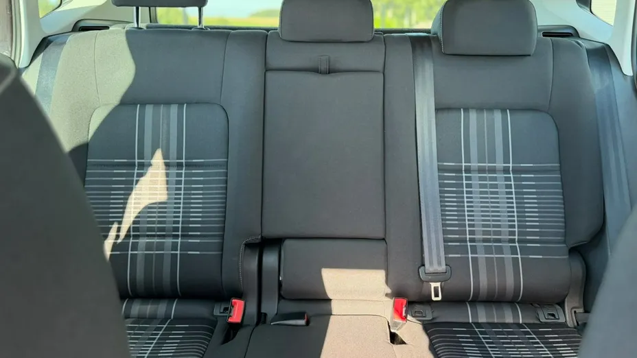 VOLKSWAGEN Golf Sportsvan -