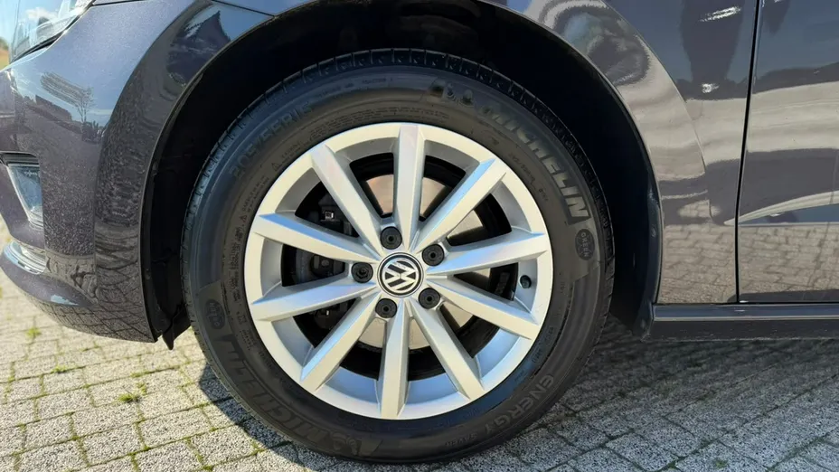 VOLKSWAGEN Golf Sportsvan -