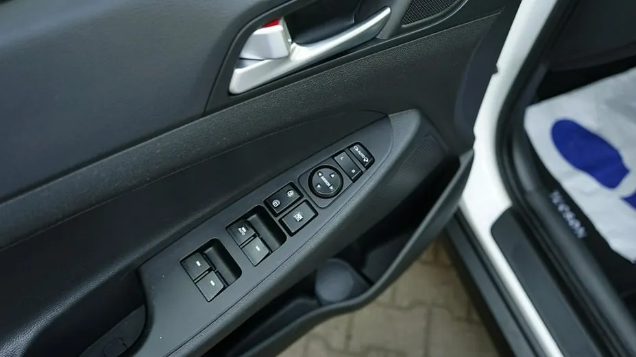 HYUNDAI Tucson -