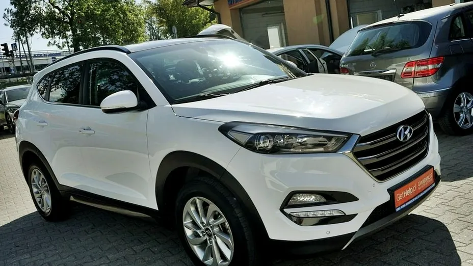 HYUNDAI Tucson -