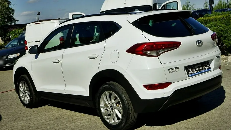 HYUNDAI Tucson -