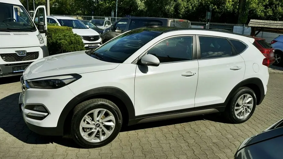 HYUNDAI Tucson -