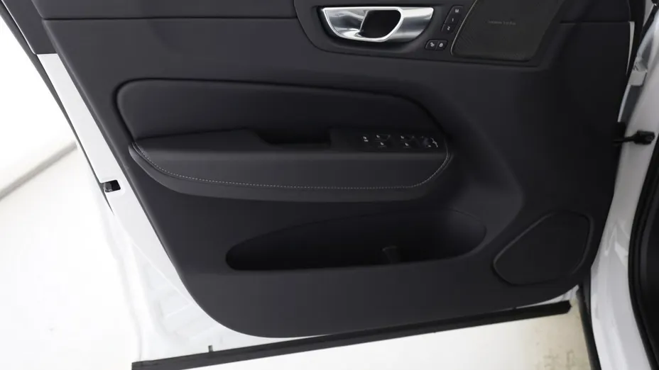 VOLVO XC60 -