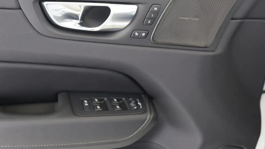 VOLVO XC60 -