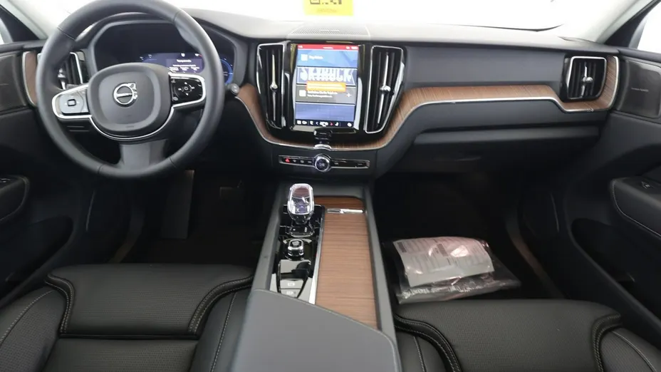 VOLVO XC60 -