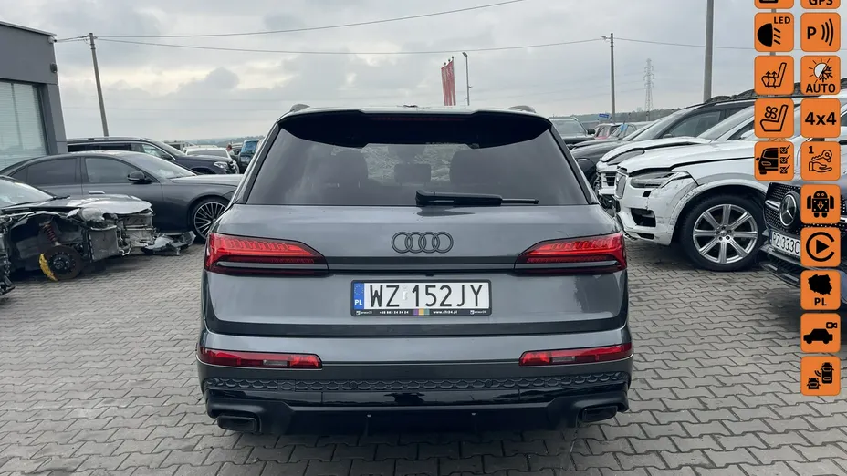 AUDI Q7 -