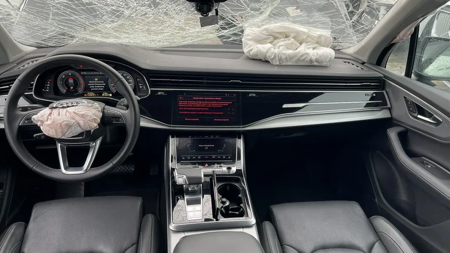 AUDI Q7 -
