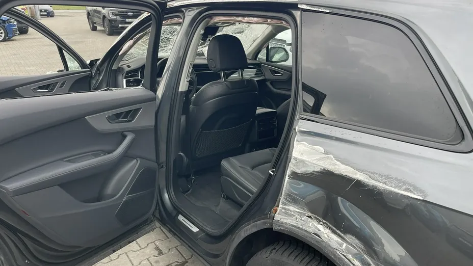 AUDI Q7 -