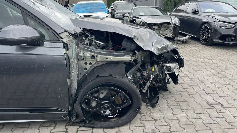 AUDI Q7 -