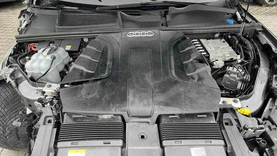 AUDI Q7 -