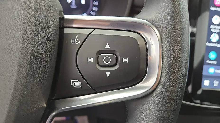 VOLVO XC40 -