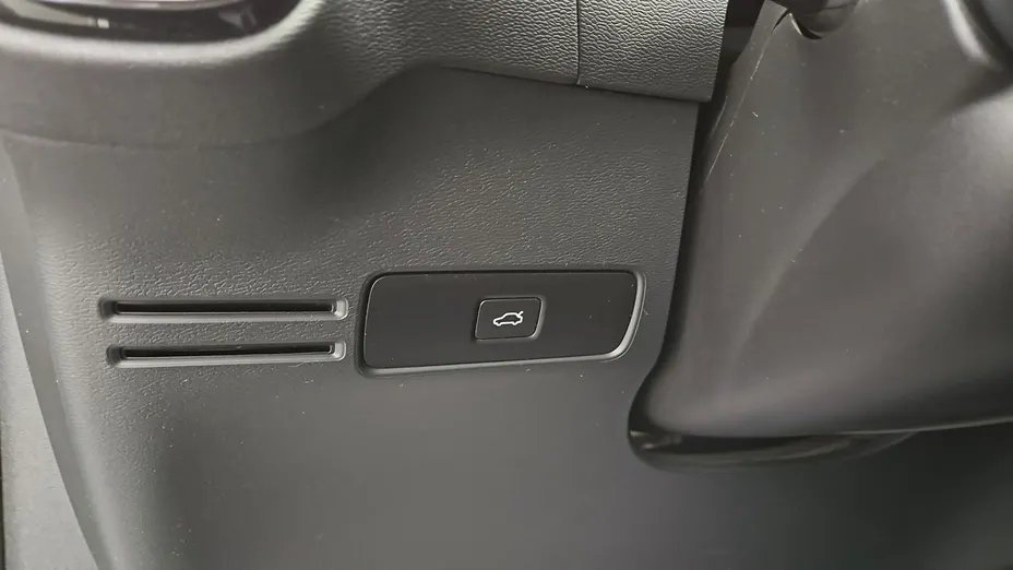 VOLVO XC40 -