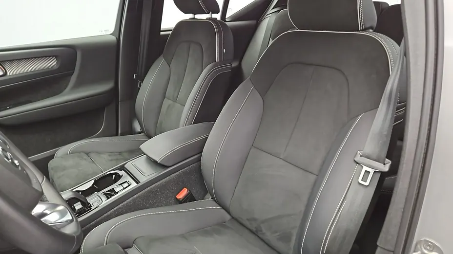 VOLVO XC40 -
