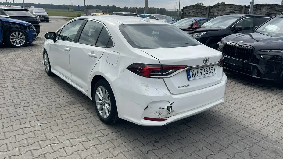 TOYOTA Corolla -