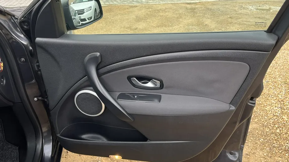 RENAULT Megane -