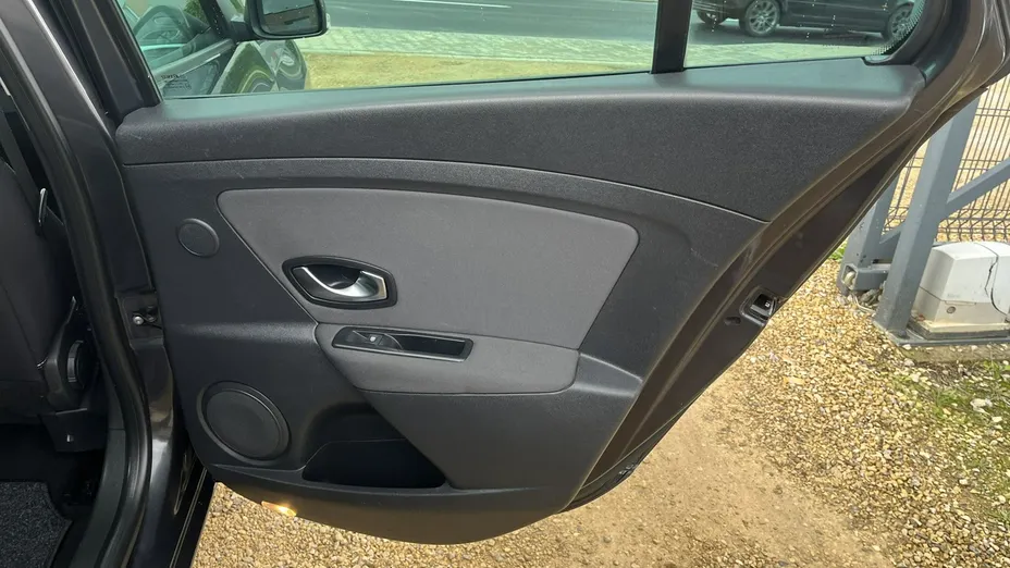 RENAULT Megane -
