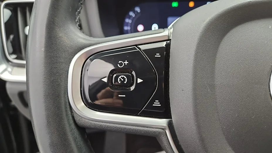 VOLVO V60 -