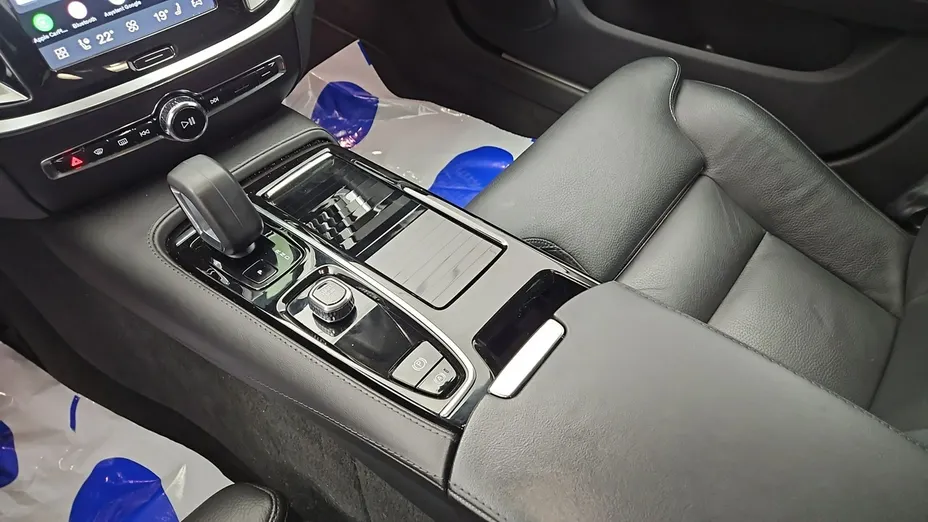 VOLVO V60 -