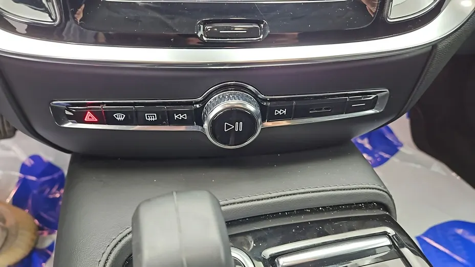 VOLVO V60 -