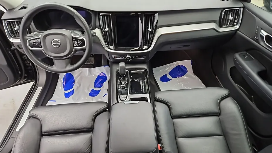 VOLVO V60 -