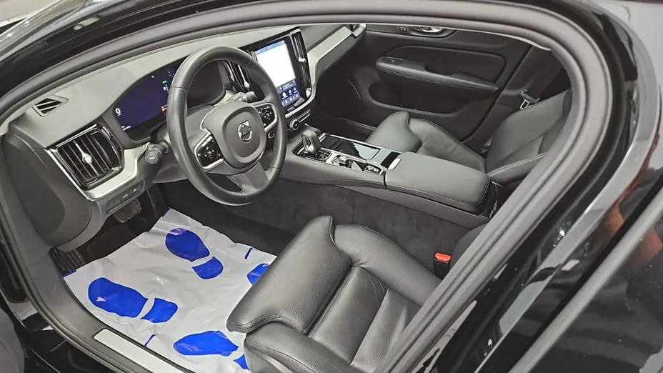 VOLVO V60 -