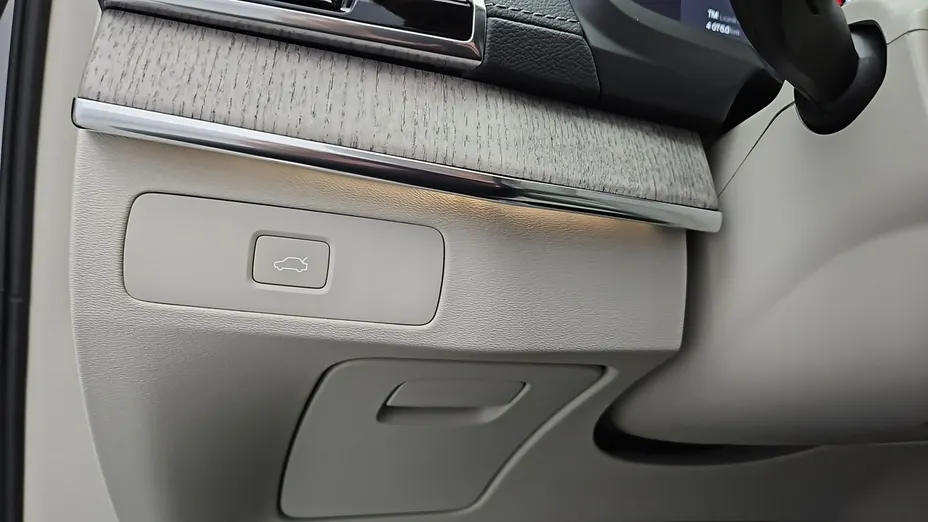 VOLVO XC90 -